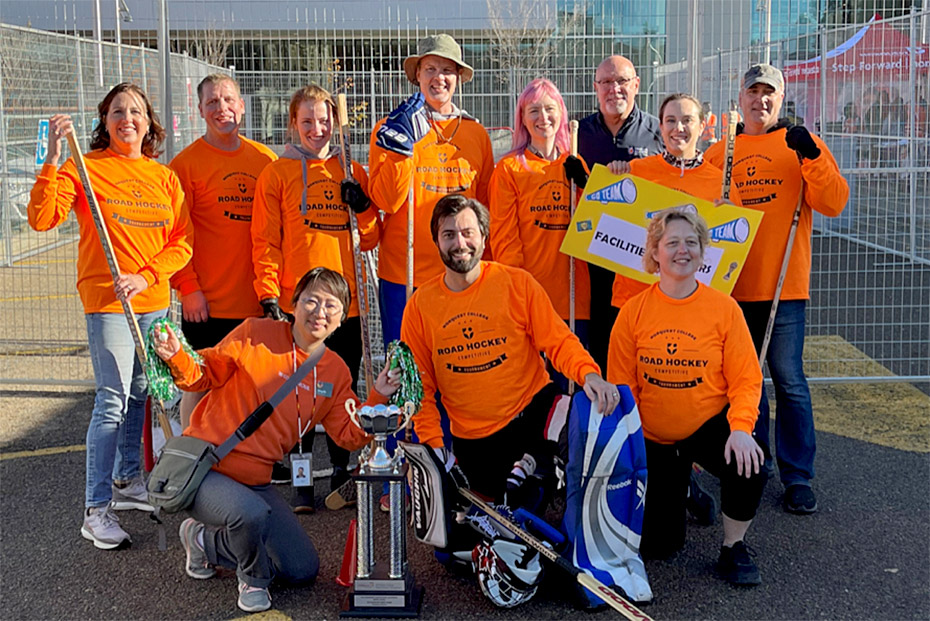 road-hockey-01.jpg road-hockey-01.jpg